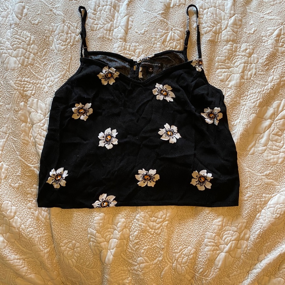 KYLIE & KENDAL- Floral top